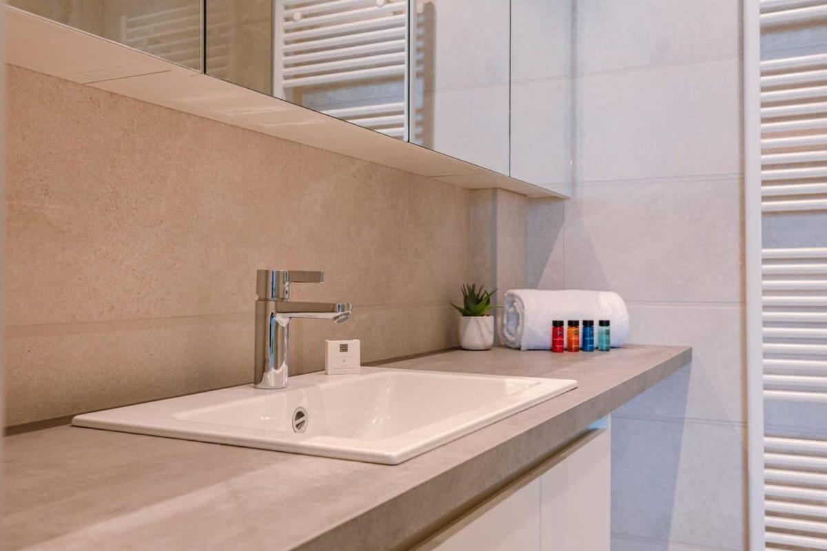 Huswell - Brand New Apartment With A View Остенде Екстер'єр фото